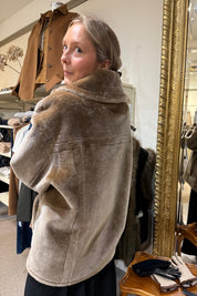 STAND Jacka oversized Fakefur